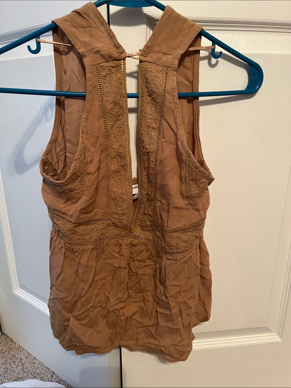 Sleeveless Embroidered Camisole Tank Top - Tan